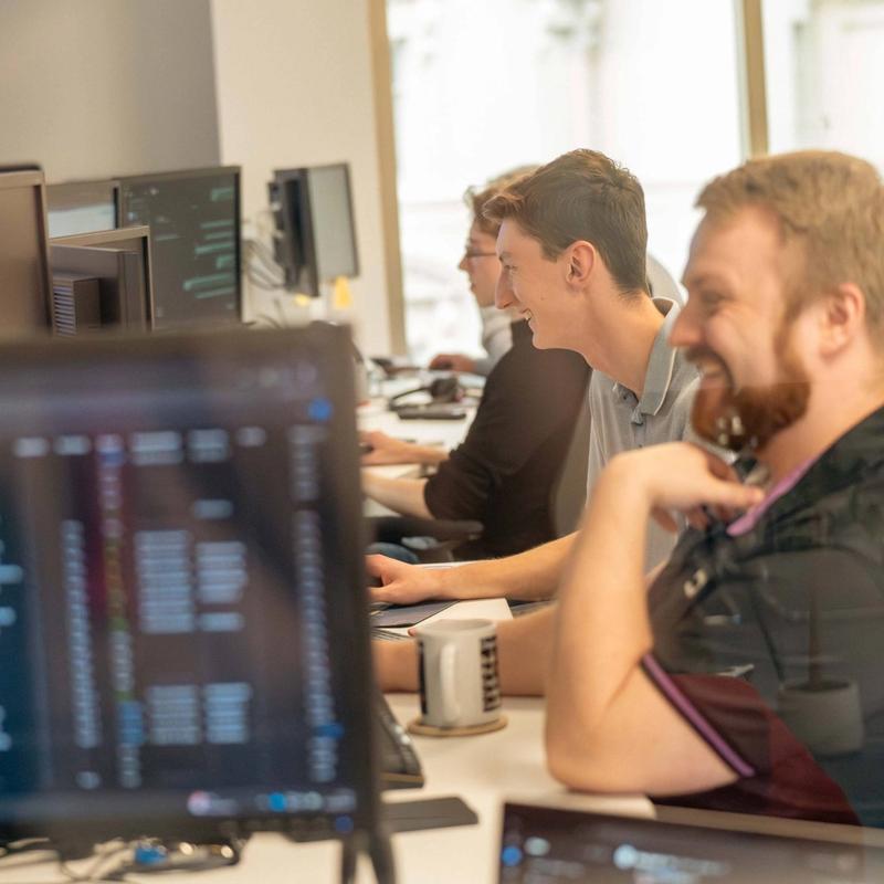 RED5-IT-support-team-working-in-the-office
